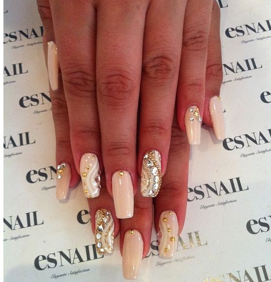 10 Most Attractive Nude Nail Art Ideas 3