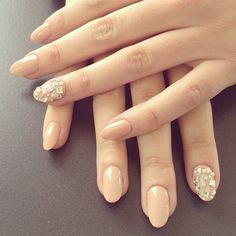 10 Most Attractive Nude Nail Art Ideas 8