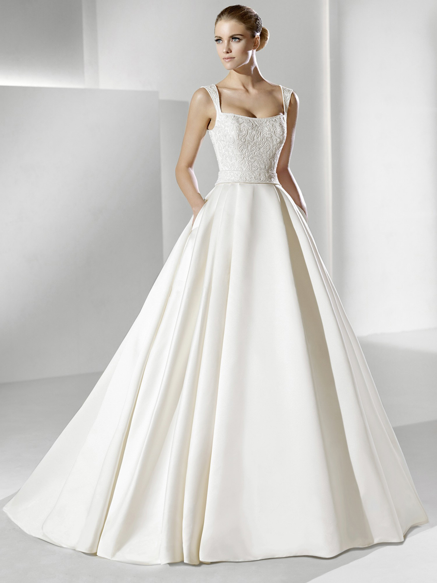 A-Real-Confident-with-Classic-A-Line-Silhouette-in-Charming-and-Gorgeous-Chapel-Train-Fabulous-Wedding-Dress