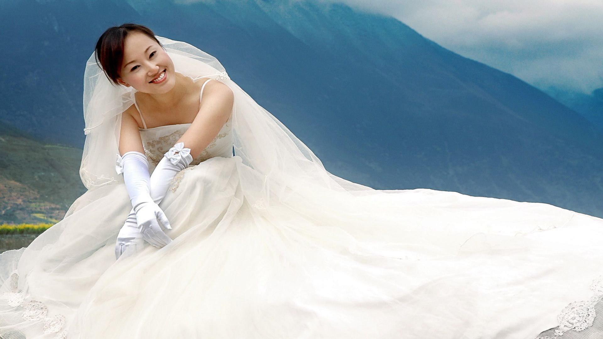 Asian-White-Wedding-Dresses-2013-HD-Wallpaper