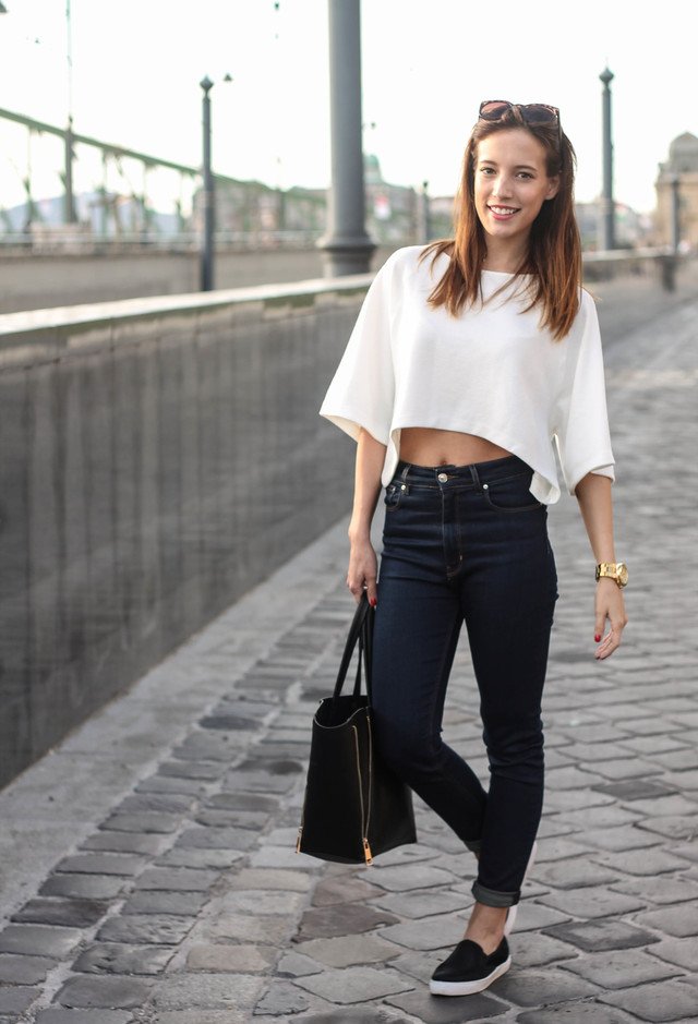Casual-Outfit-Idea-with-High-Waisted-Pants