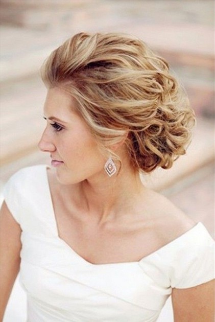 Elegant-Wedding-Updo-Hairstyle