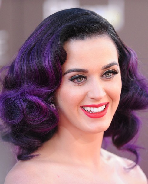 Katy-Perry-Trendy-Curly-Hairstyle-for-Medium-Hair-2013