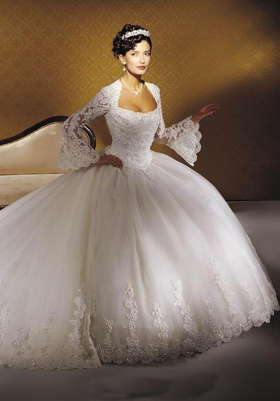 Lace-Princess-Wedding-Dress