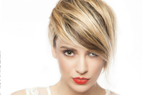 Short-Hairstyle-with-Side-Swept-Bangs