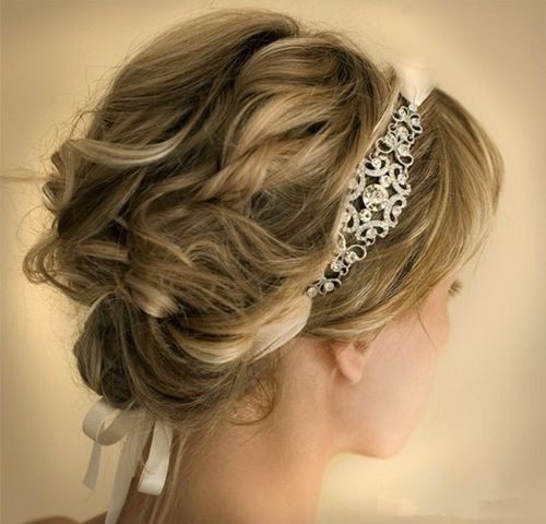 Short-Updo-Hairstyle-with-Curly-Hair