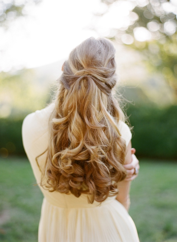 beautiful-and-natural-long-wedding-hairstyles-ideas-4