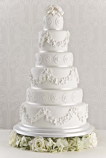 belle-blossom-wedding-cake
