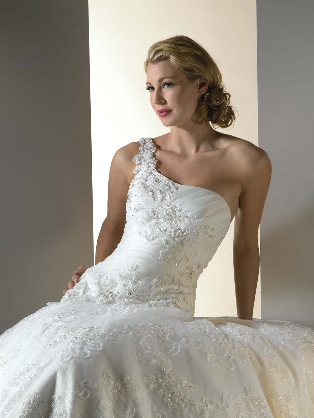 lace_wedding_dress