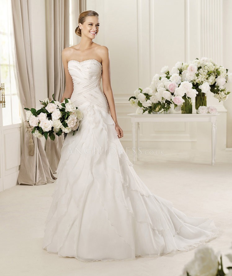 stylish-a-line-chapel-train-organza-sweetheart-wedding-dress