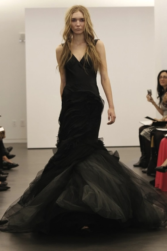 stylish-and-dramatic-black-wedding-dresses-7
