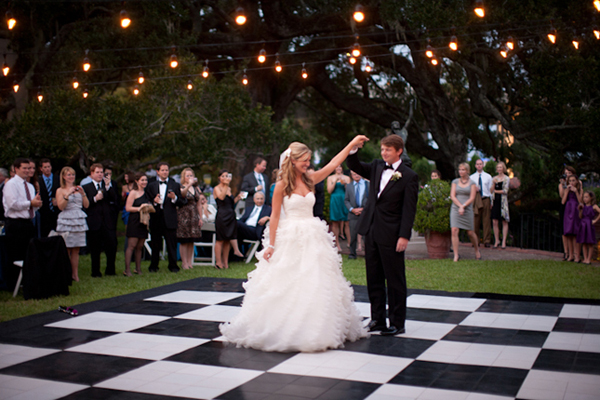 weddings-black-and-white-dance-floor-21