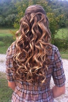 Classic Curly Homecoming Hairstyles