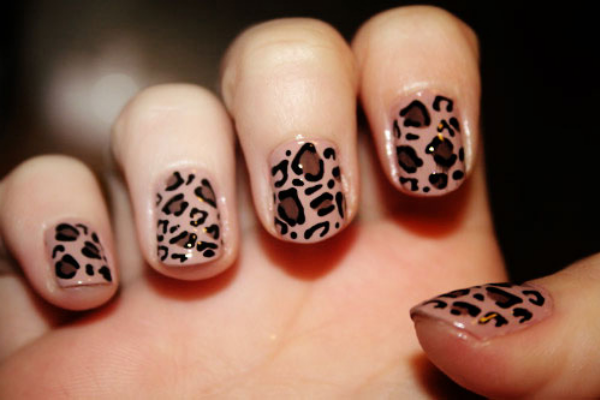 Leopard-Print-Nails