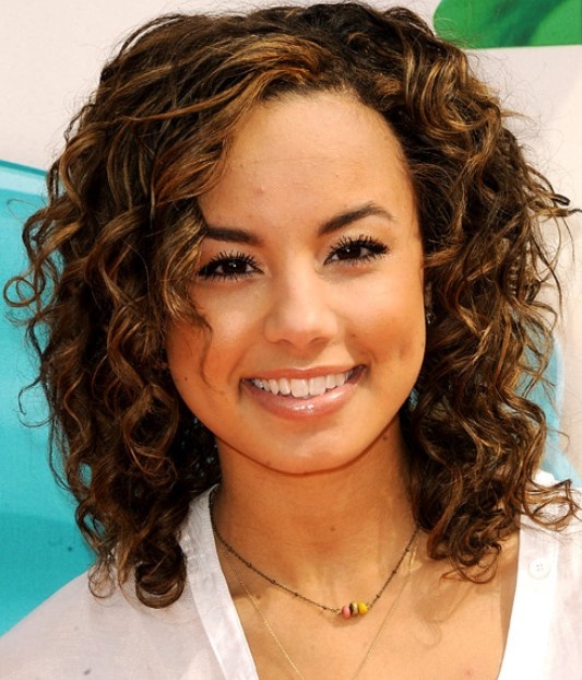 Natural-Curly-Hairstyles-Perfectly-Medium