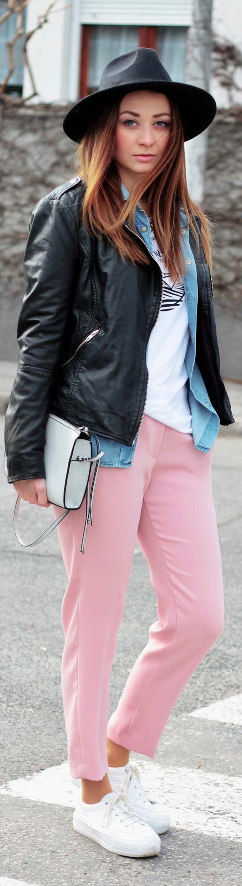 Pink-Pants-White-Sneakers-Spring-Outfit