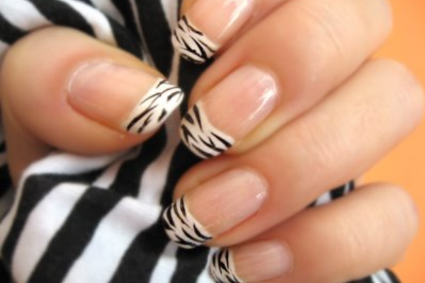 Zebra-Print-Tips-on-Nails
