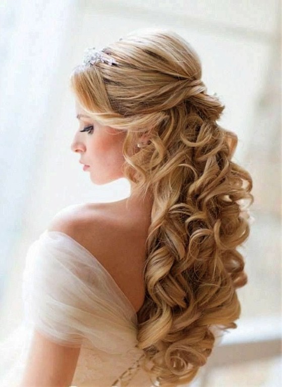half-up-and-half-down-curly-hairstyles