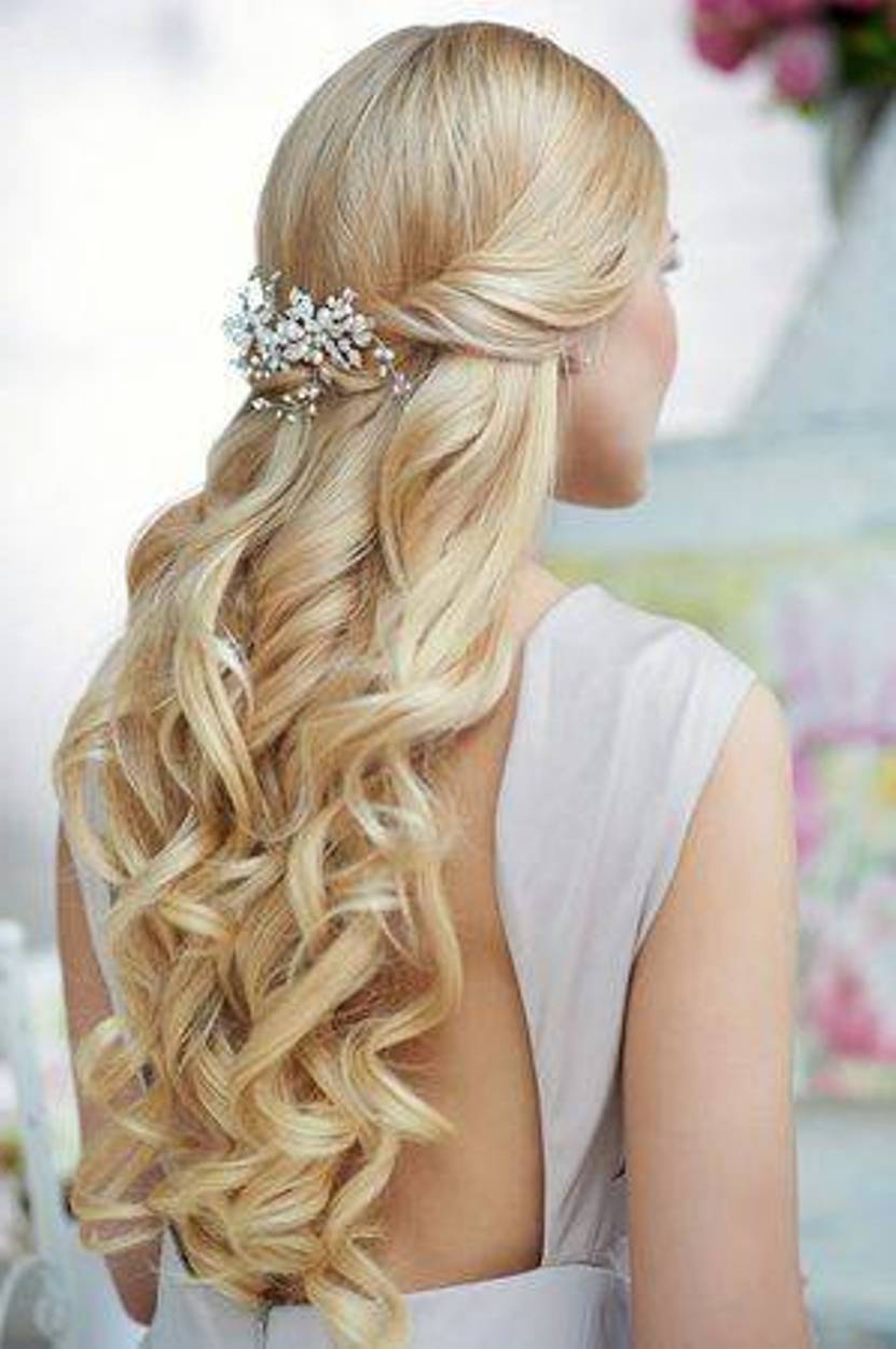 latest-fashion-half-up-half-down-hairstyles-for-really-long-hairs