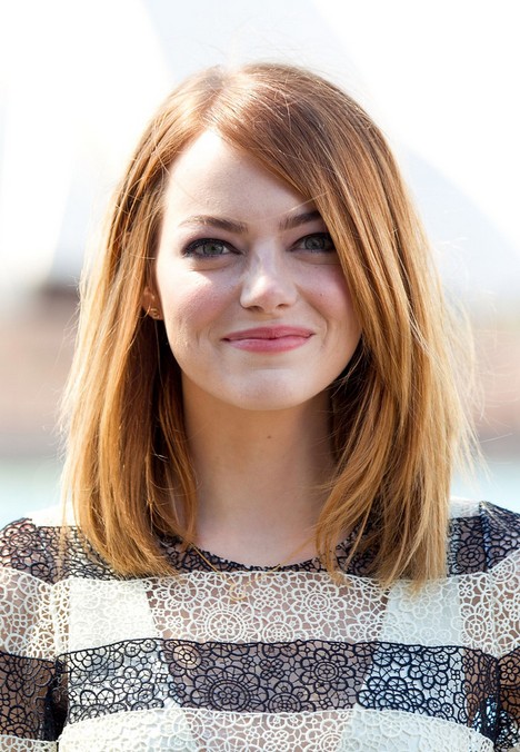 Emma-Stone-Long-Bob-Hairstyle-for-Round-Faces