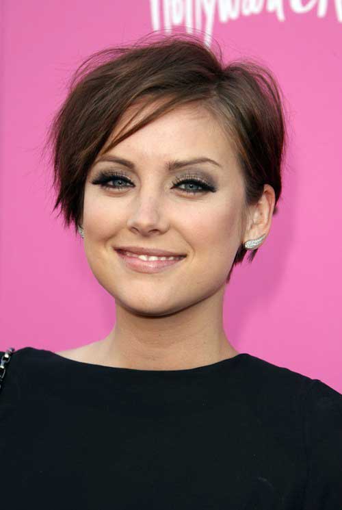 Jessica-Stroup-short-hairstyle