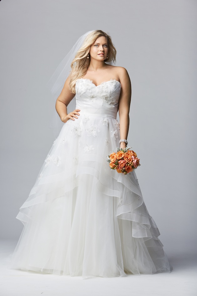 Watters-Curves-plus-size-wedding-dress