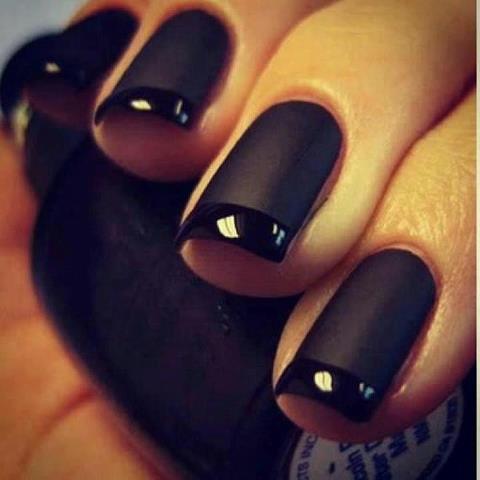 gel-nails-matte-and-shine-black