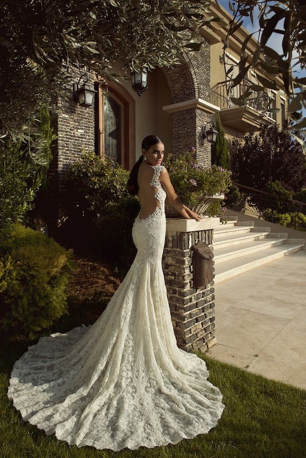 low-back-lace-wedding-dress