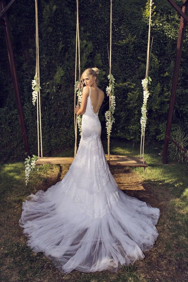 low-back-wedding-dress-with-tulle-and-lace-train