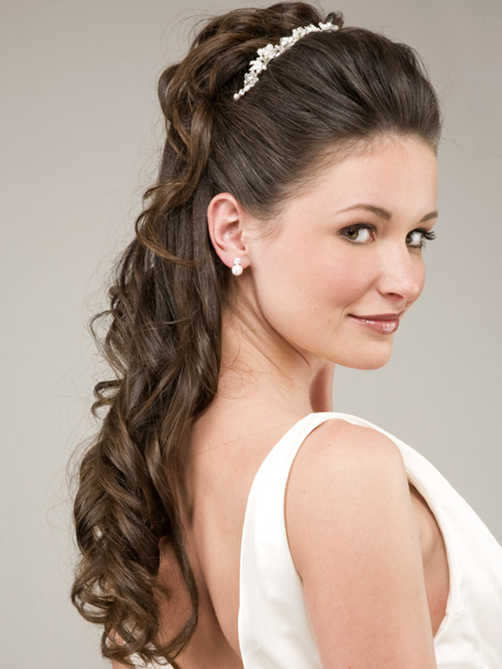 new-wedding-hairstyle-for-long-curly-hairs