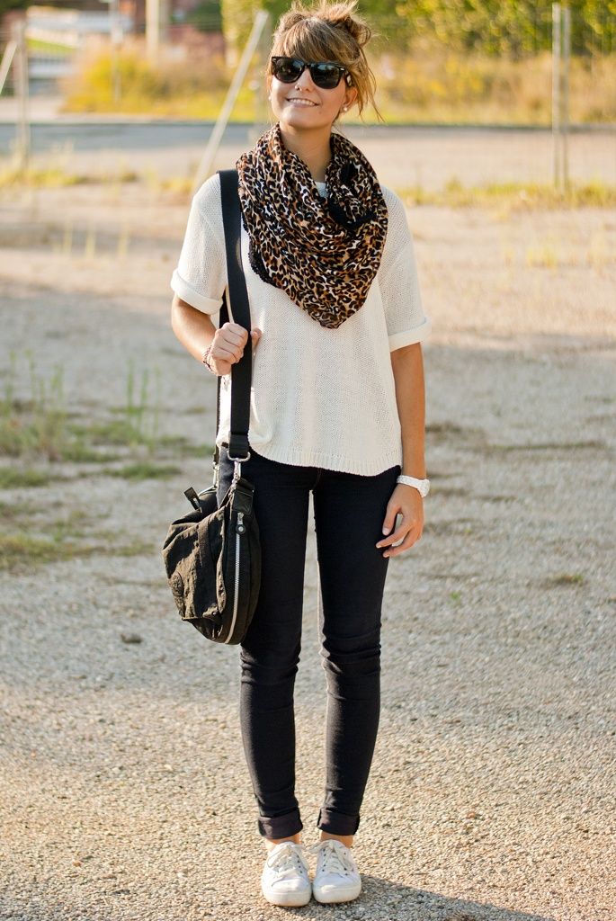 Leopard-print-scarf-white-t-shirt-dark-wash-skinny-jeans-and-white-sneakers.