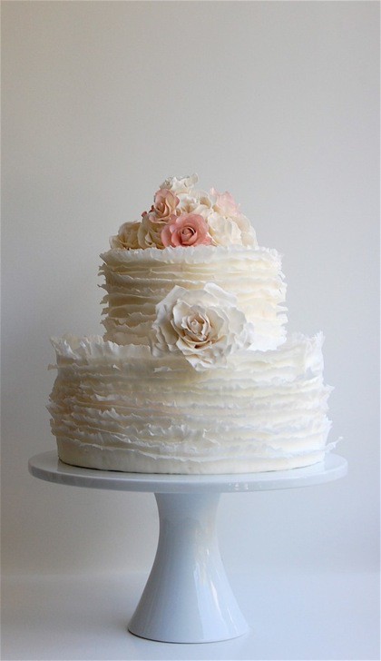 ruffles-wedding-cake-white