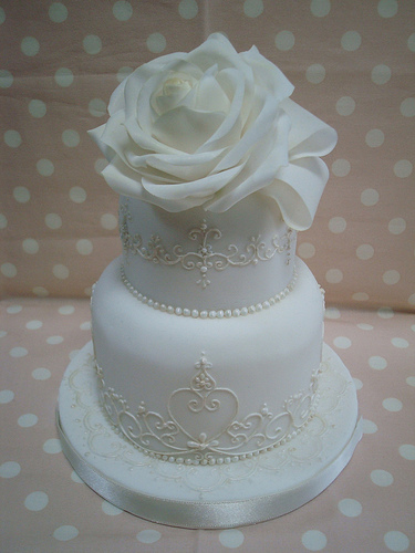 small-wedding-cakes-with-buttercream-icing