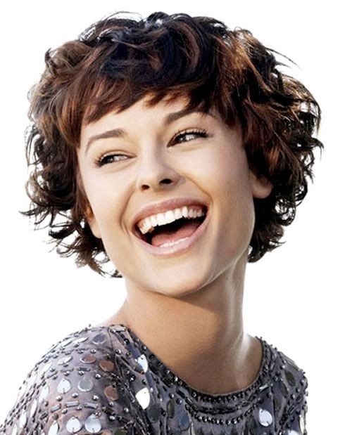 Short-Hairstyle-for-Thick-Hair-Women-Short-Haircuts-for-Curly-Hair