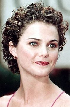 hairstyles for short curly hair.