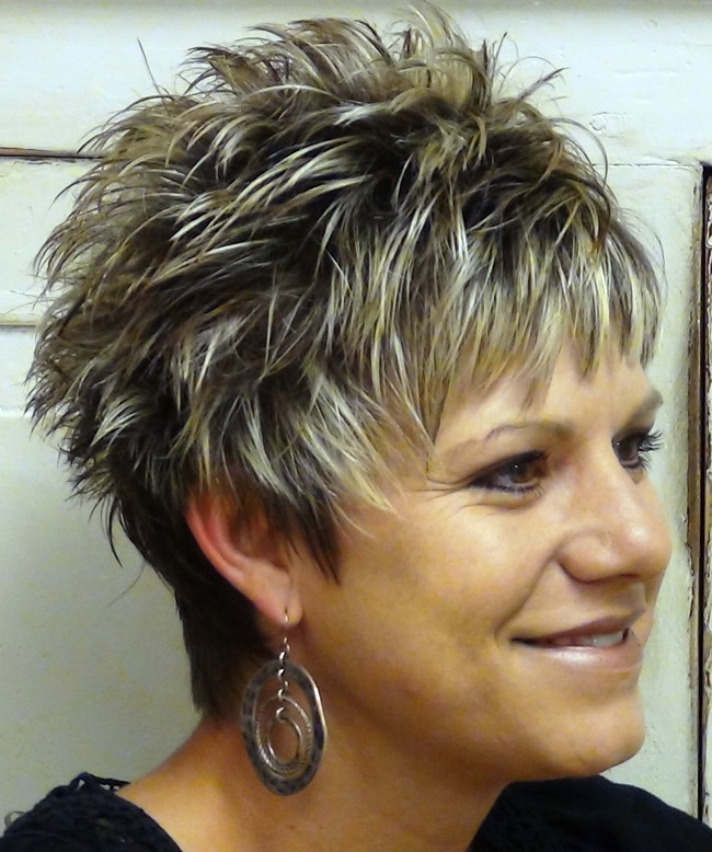 Short-Spikey-Hairstyles-for-Women-over-40