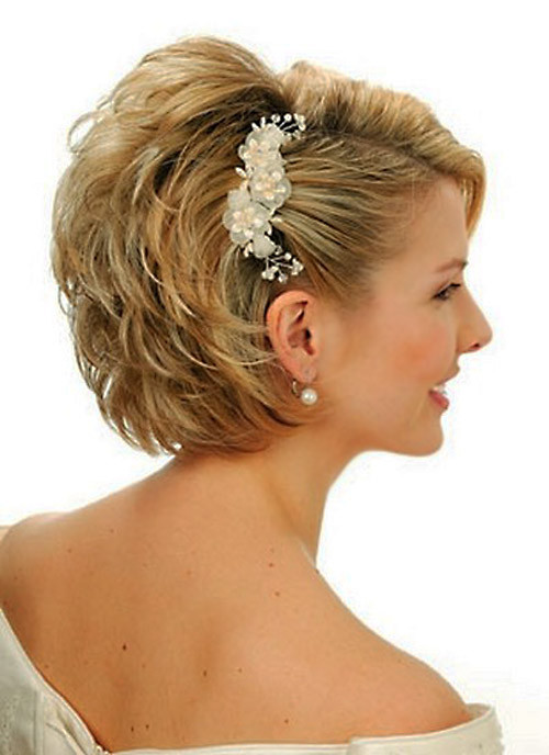 Wedding-hairstyles-for-women-with-short-hair