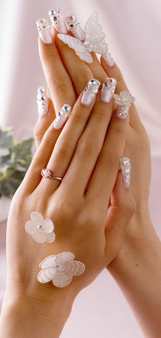 bridal-butterfly-nail-art