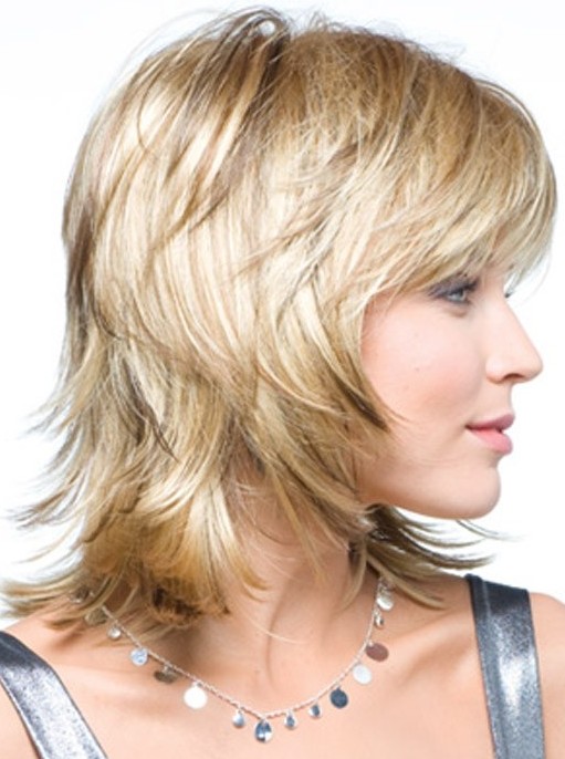 medium-layered-haircut-for-women-over-30