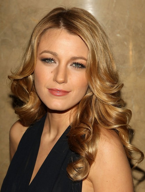 Blake-Lively-Long-Hairstyle-Polished-Curls