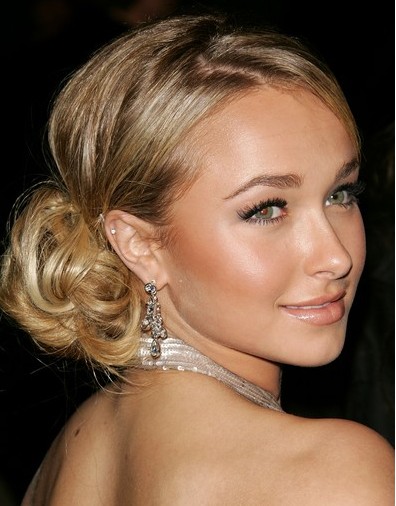 Celebrity-Prom-Updo-Hairstyle