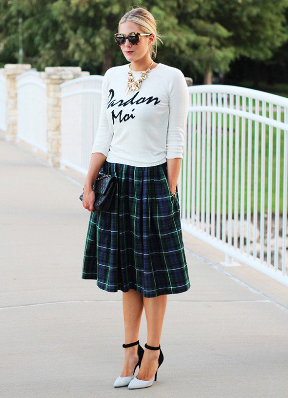Checkered-Print-Skirt-with-T-Shirt