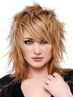 Cool Edgy Medium Length Hairstyles for Stunning Looks
