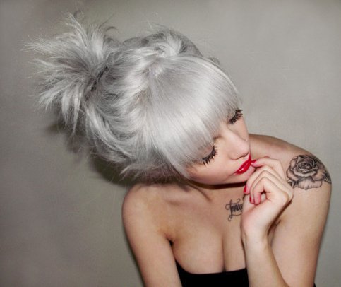 Fashionable-New-Hairstyles-for-Silver-Grey-Hair