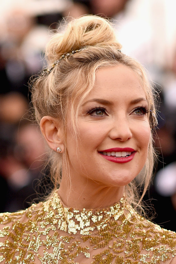 Glamorous Updo Hairstyles that Endorsed by Celebrities