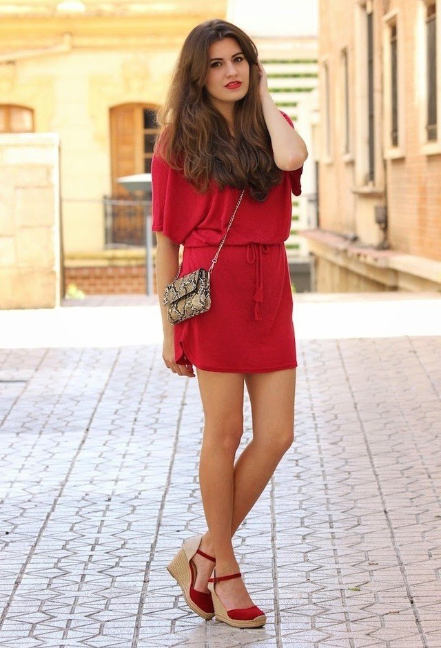 Red-Dress-and-Wedges