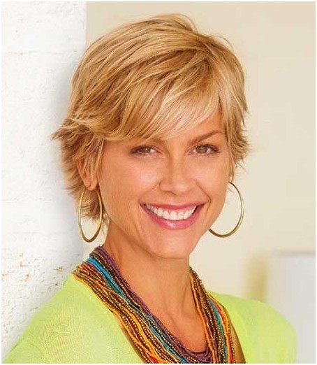 Short-Layered-Haircut-for-Women-Over-40
