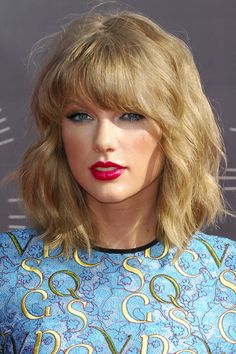 Taylor Swift Cute Hairstyles