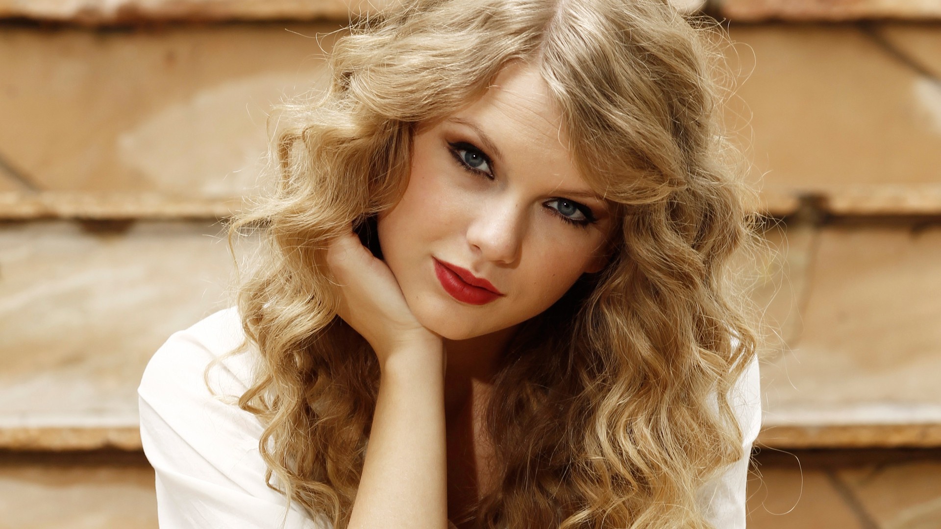 Taylor-Swift-Hair-Style