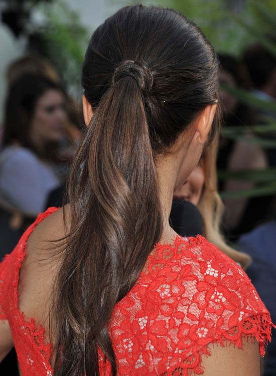 Wavy-Layered-Ponytail-with-Hair-Wrap
